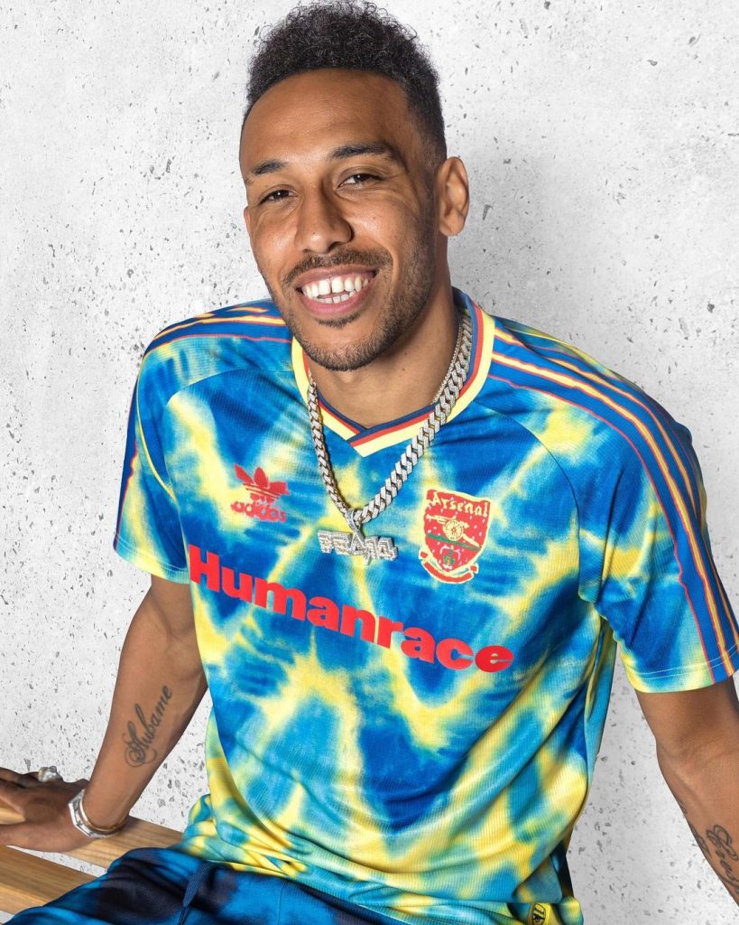 Adidas-Pharrell-Williams-Maillots-Football-Arsenal