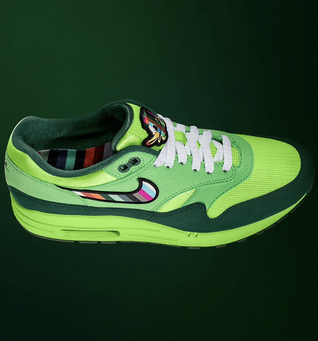 Nike-Air-Max)1-UO-Flying-Formations